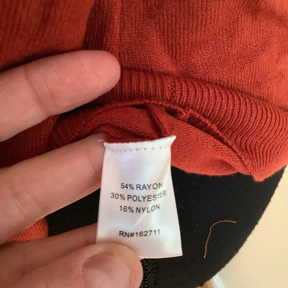 #250 NWOT Love Ellie Clay Colored Cross Back Sweater Size XS - Picture 8 of 9